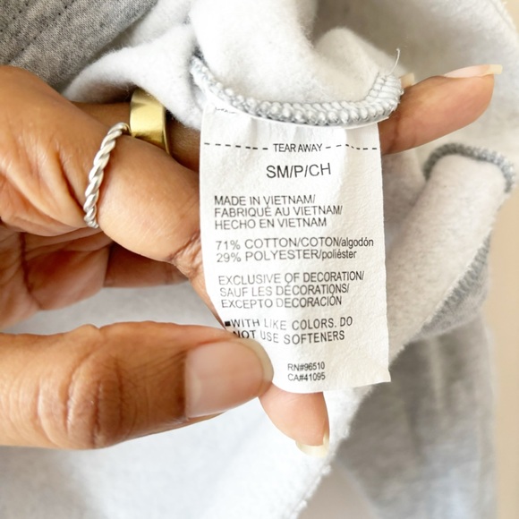 Under Armour Grey Cropped Hoodie Size Small - Picture 6 of 6